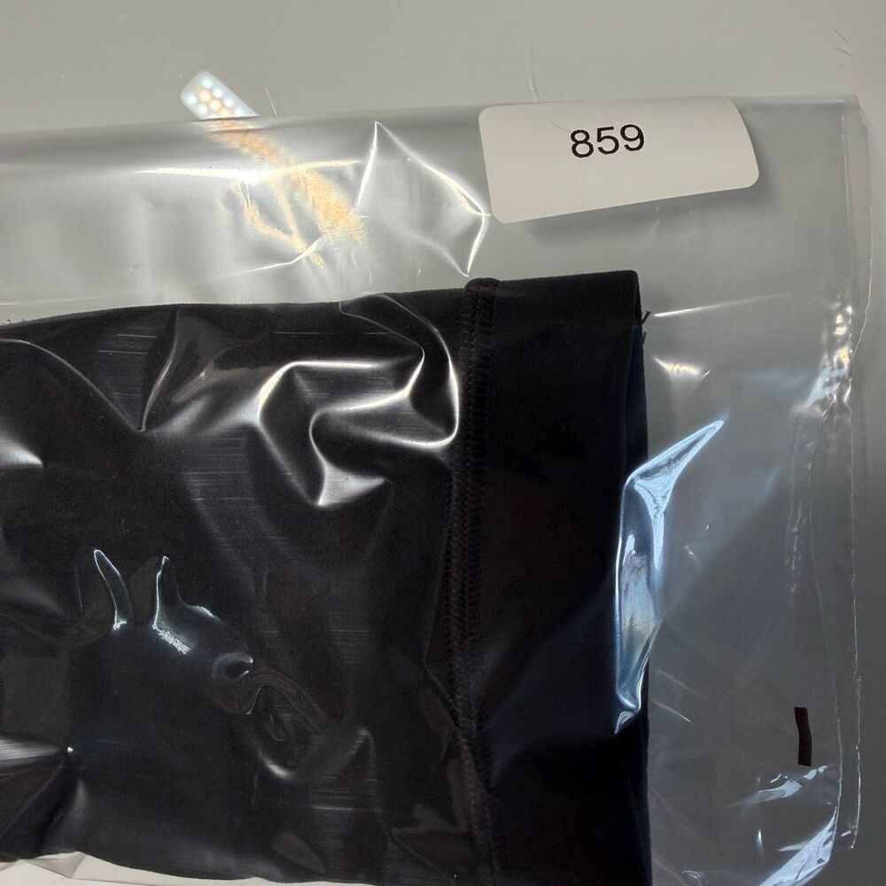Lululemon Black Racerback Light Support Flow Y Bra Nulu Yoga Sports Bra Size 8 - Picture 5 of 5